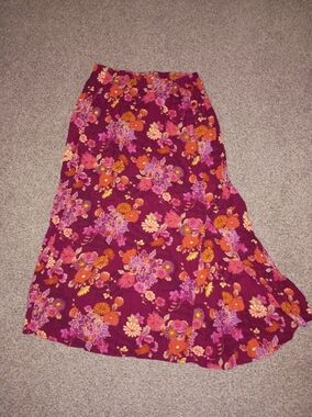 Floral Midi Skirt in Deep Magenta With Pockets